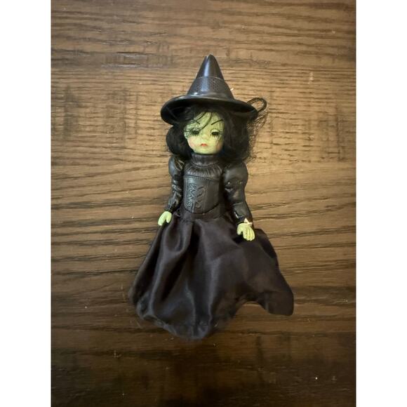 Pair of Madame Alexander Wizard of Oz Dolls – McDonald’s - 2007 - Picture 2 of 8